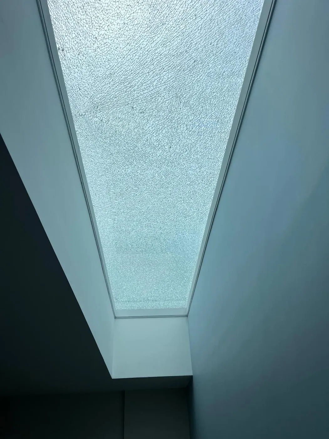 Frameless glass installation